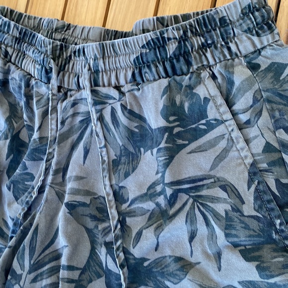 2 size small Old Navy Shorts - Picture 5 of 8